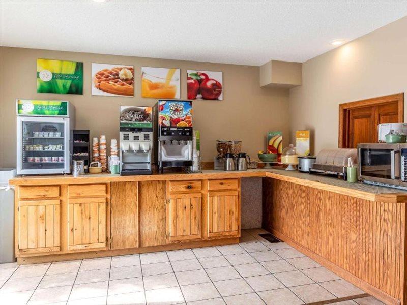 Quality Inn Lakefront Saint Ignace Bagian luar foto