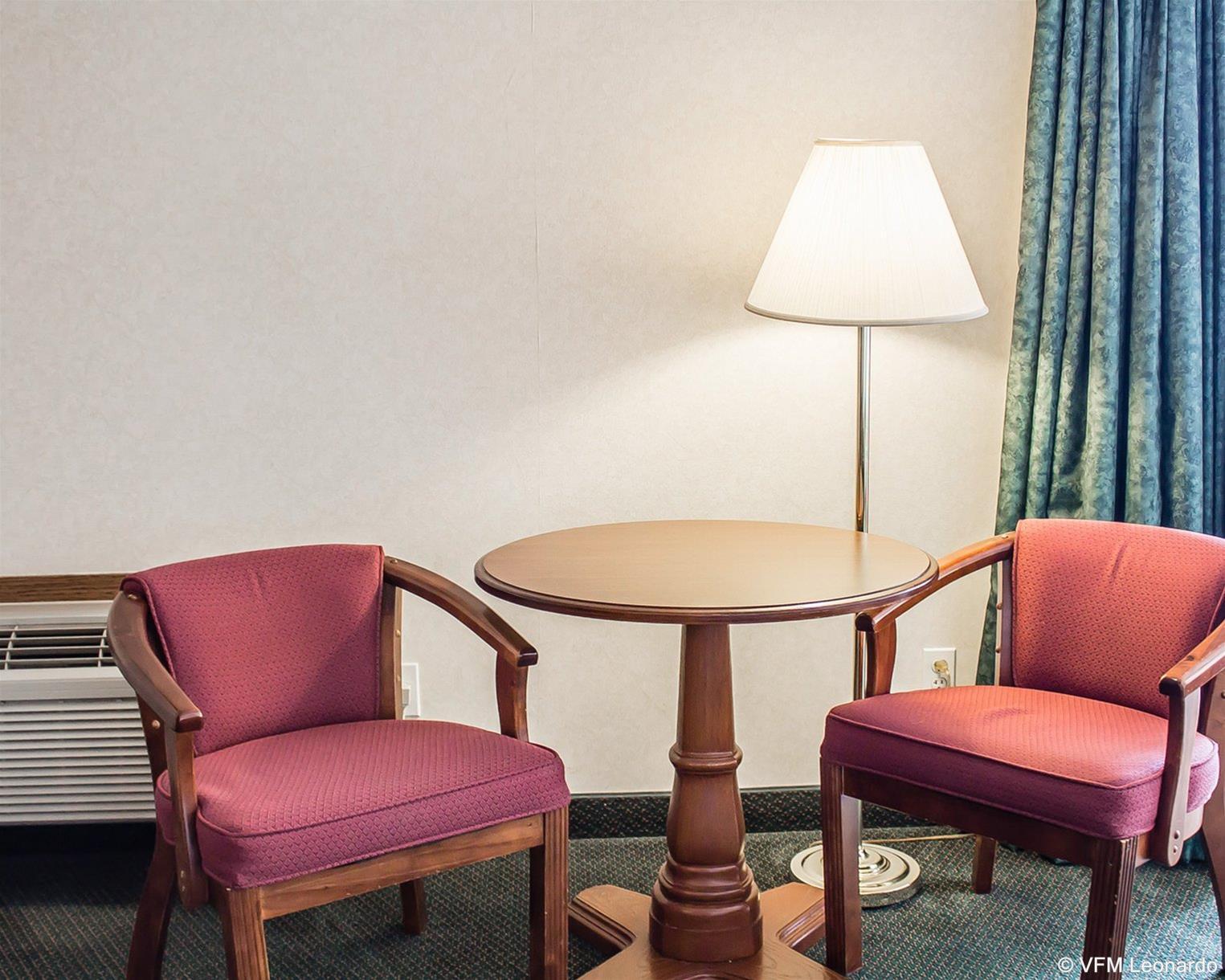 Quality Inn Lakefront Saint Ignace Bagian luar foto
