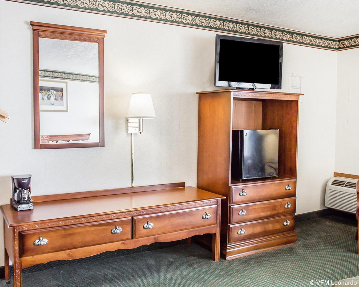 Quality Inn Lakefront Saint Ignace Bagian luar foto