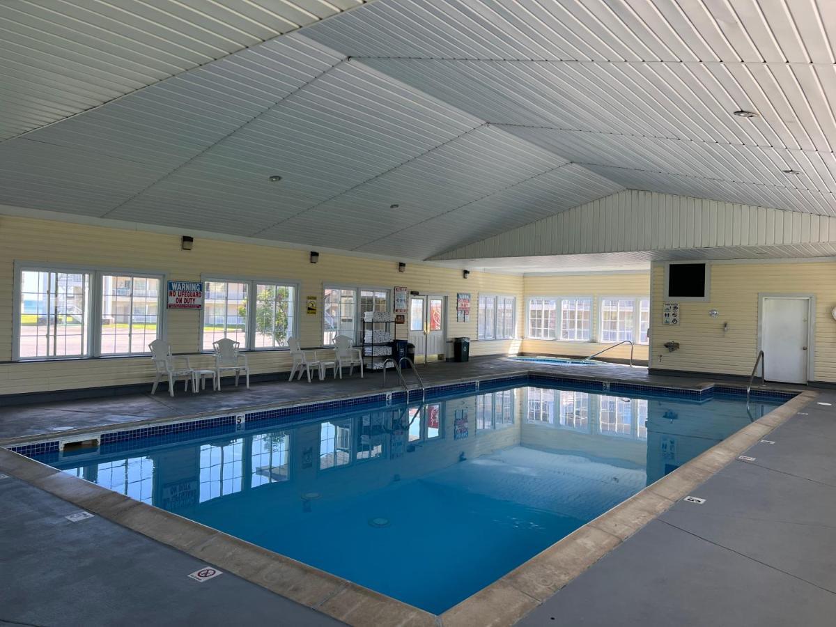 Quality Inn Lakefront Saint Ignace Bagian luar foto