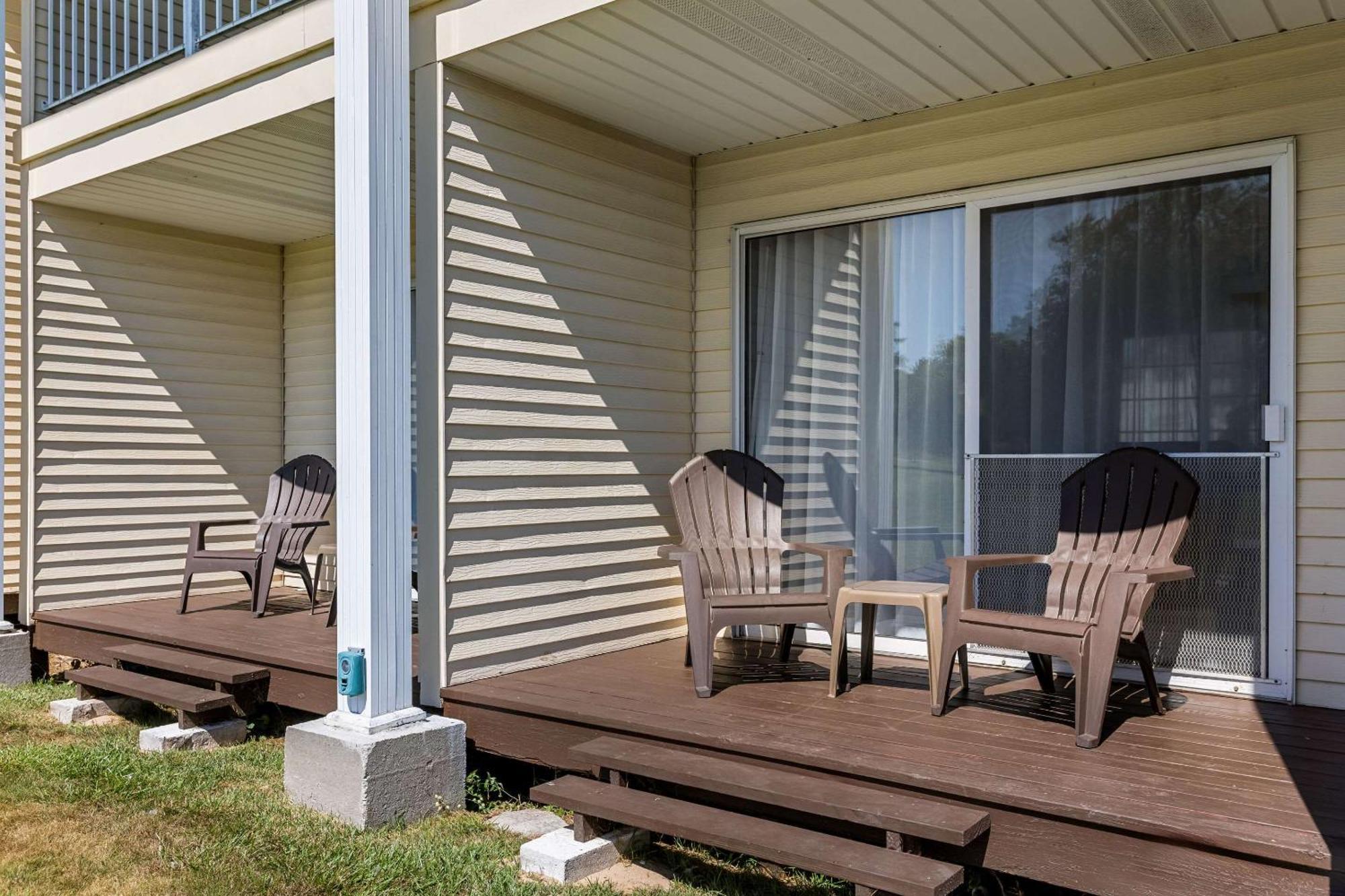 Quality Inn Lakefront Saint Ignace Bagian luar foto