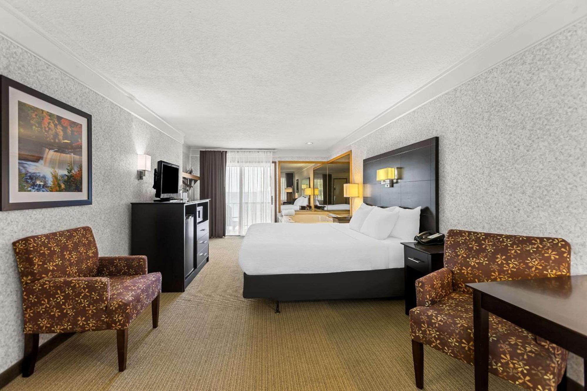 Quality Inn Lakefront Saint Ignace Bagian luar foto