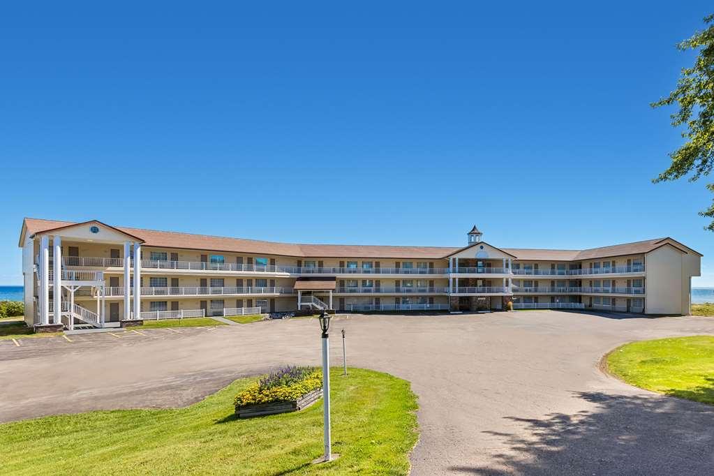 Quality Inn Lakefront Saint Ignace Bagian luar foto