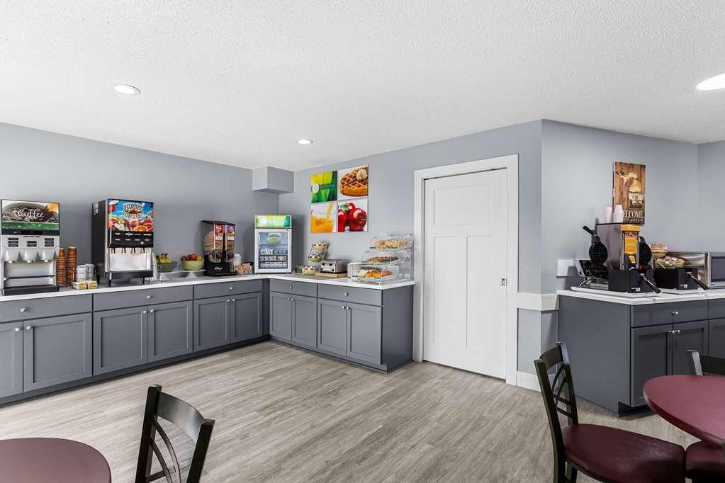 Quality Inn Lakefront Saint Ignace Restoran foto