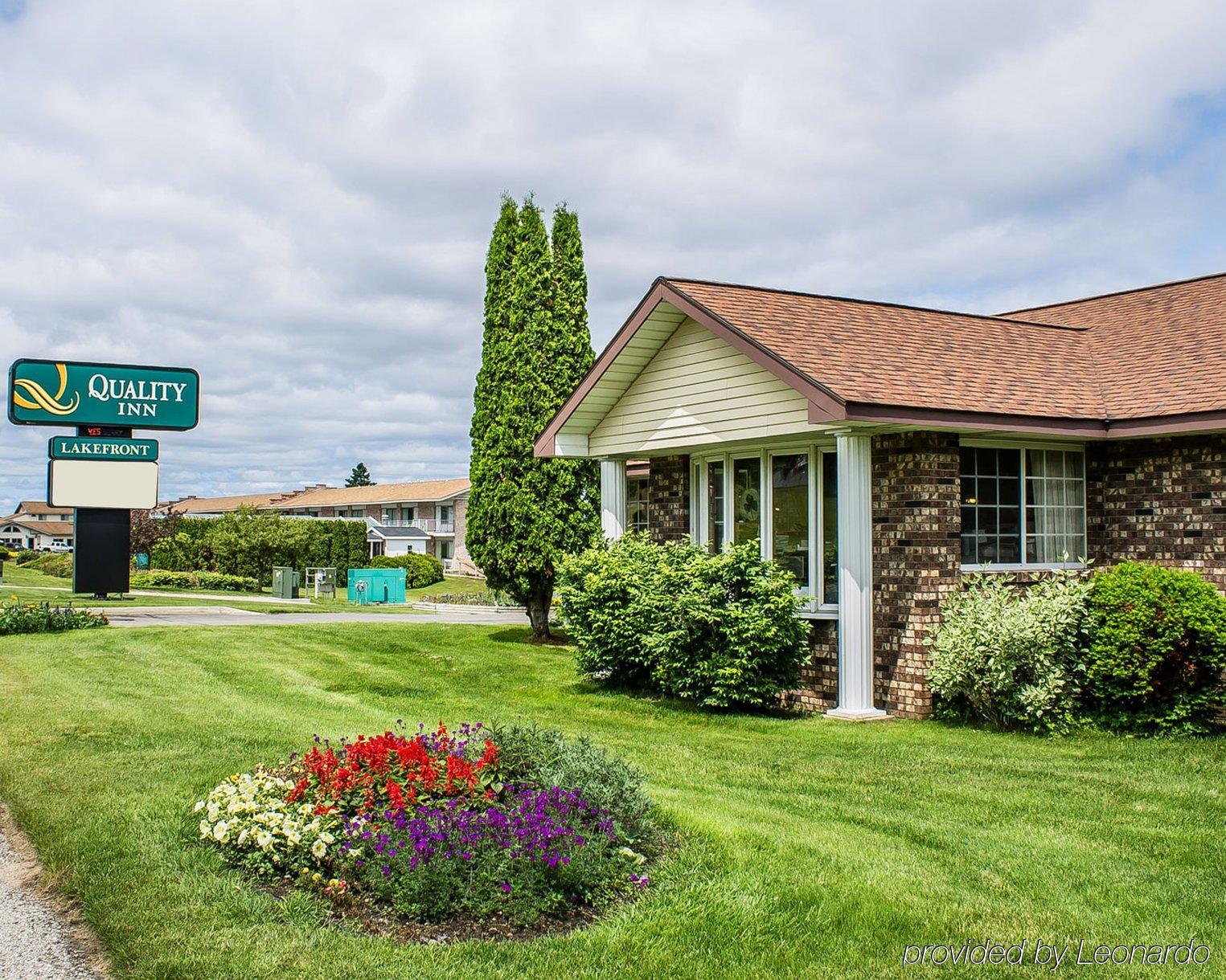 Quality Inn Lakefront Saint Ignace Bagian luar foto